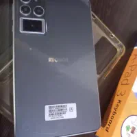 تبلت همراه تمامی وسایل