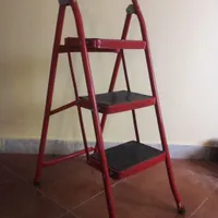 چهارپایه فلزی تاشو