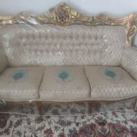 مبلمان سلطنتی و میز عسلی ها