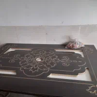 نهارخوری۴نفره. میز تمیز وکارشده.شیشه روی میز ضخیم