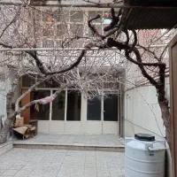 ملک-سه-طبقه-دربستی