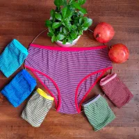 تولید و پخش لباس زیر برمک(شورت نخی راه راه) عمده