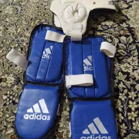 یه جفت ساق بند و کلاه