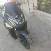 موتور گلگسی j200 در حد نوو خیلی تمیزع