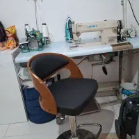 فروش یکدستگاه چرخ خیاطی به همراه صندلی