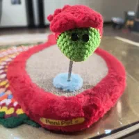 اسکرچر و اسباب بازی گربه