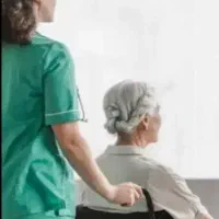 احتیاج به یک پرستار خانم