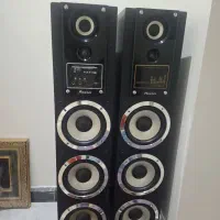 میز تلویزیون و اسپیکر