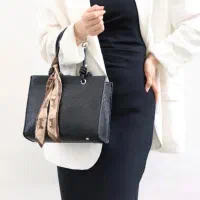 تعدادی کیف به علت تغیر شغل به قیمت فاکتور