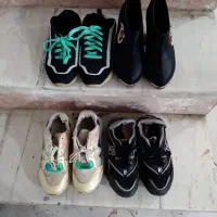 ۴ جفت کفش باقیمت خیلی پایین بفروش میرسد