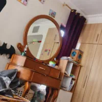 میز آرایش بزرگ چوبی