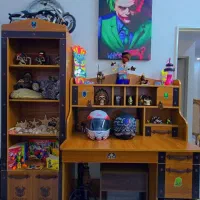 میز تحریر و کتابخانه