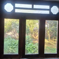 پنجره چوبی قدیمی