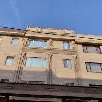 ساختمان ۳ طبقه