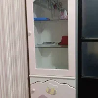 هم کمدهم ویترین هم به دونه کشوداره