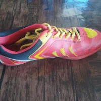 کفش سالن|کیف، کفش، کمربند|شیراز, فرودگاه شهید دستغیب شیراز|دیوار