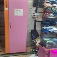 دو عدد میز پیشخوان و اتاق پرو چهار میلیون و هشتصد