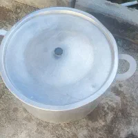 سلام۳عددقابلمه دوتاش یک سایز مساوی هست یکیش بزرگتر|ظروف پختوپز|صفادشت, |دیوار