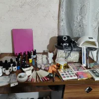 لوازم کامل کاشت ناخن در حد نو  ۲۵۰۰۰۰۰۰ تومان