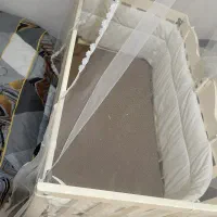 تخت کنار مادر|تخت و صندلی بچه|اسلام‌شهر, مسکن مهر اسلاشهر (شهرک امام خمینی)|دیوار