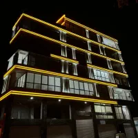 فروش ۲۱۰ متر مسکونی بر خیابان چهار باغ صحنه|فروش آپارتمان|صحنه, |دیوار