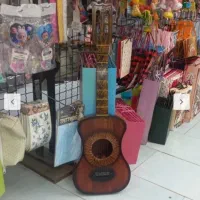 گیتار طرح چوبی