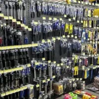 کار در مغازه ابزار الاتی