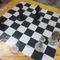 یک دست شطرنج کامل با پاستور