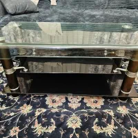 میز دو رنگ شیشه ای سالم بدون خط و خش|مبلمان خانگی و میز عسلی|آبادان, |دیوار