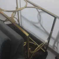 جلو مبلی با پایه های طلایی فورتینیک طلایی رنگ ثابت|مبلمان خانگی و میز عسلی|فردیس, قریشی|دیوار