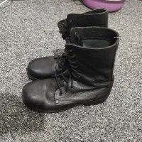 پوتین سربازی|کیف، کفش، کمربند|رباط‌کریم, رباط‌کریم|دیوار