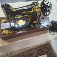 چرخ خیاطی سیاه قدیمی