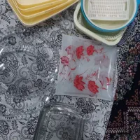 یه سری وسایل شیشه وپلاستیکی