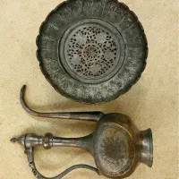 آفتابه لگن قلمکاری یزد|کلکسیون اشیاء عتیقه|یزد, |دیوار