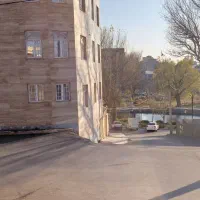 فروش-ملک-با-سه-طبقه-آپارتمان-با-یک-طبقه-پارکینگ