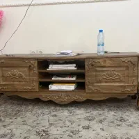 میز زیر تلویزیون