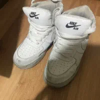 کفش|کیف، کفش، کمربند|تهران, دریاچه شهدای خلیج فارس|دیوار