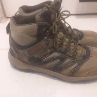 کفش نیم بوت.