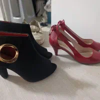 دو تا کفش سیاه وقرمز|کیف، کفش، کمربند|قم, شهرک امام حسن|دیوار