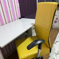 میزتحریر و صندلی در حد نو