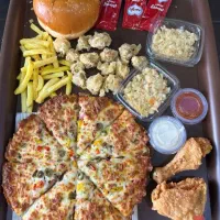 صندوقدار و کارگر ساده