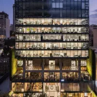 فروش یکجا ۱۶۵۰ متر تجاری و موقعیت