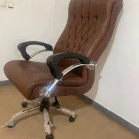 صندلی اداری چرم مدل چستر