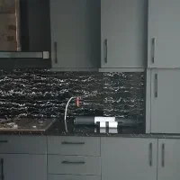 نصب برچسب کابینت و کمد دیواری