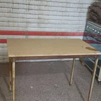 میز کار چهار پایه