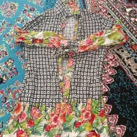 مقداری لباس|لباس|تفت, |دیوار