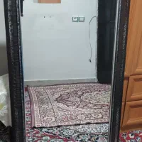آینه دکوری با دور چوبی