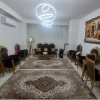 مبل ۷ نفره و غذا خوری ۴ نفره با ۱ جلو مبلی و۲ عسلی