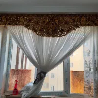 تاج بالای پرده