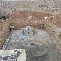 فنس کشی دیوار کشی شخم چاله کن نهال خدمات باغبانی